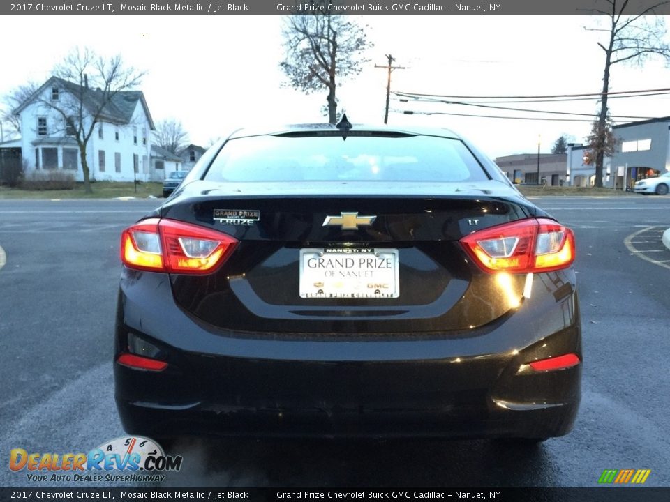 2017 Chevrolet Cruze LT Mosaic Black Metallic / Jet Black Photo #5