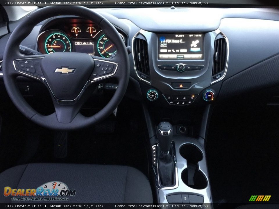 2017 Chevrolet Cruze LT Mosaic Black Metallic / Jet Black Photo #8