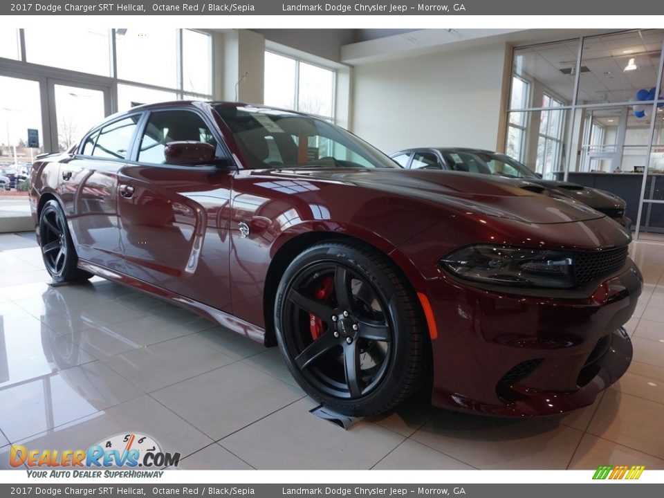 Front 3/4 View of 2017 Dodge Charger SRT Hellcat Photo #4