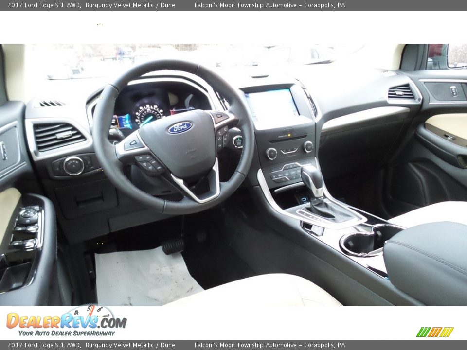 Dashboard of 2017 Ford Edge SEL AWD Photo #9