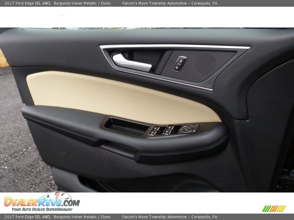Door Panel of 2017 Ford Edge SEL AWD Photo #11