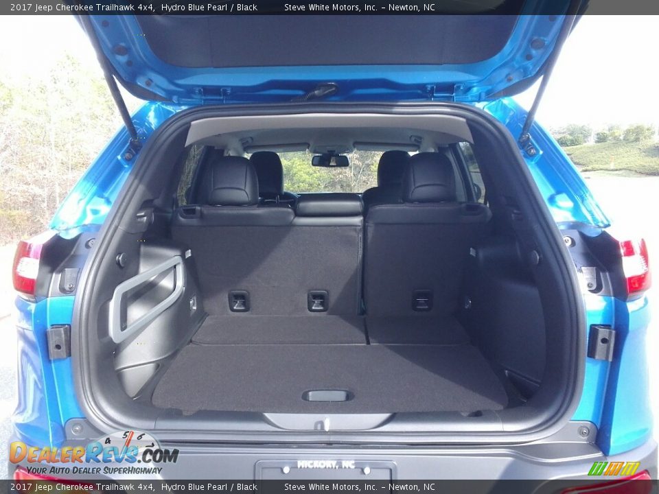 2017 Jeep Cherokee Trailhawk 4x4 Trunk Photo #9