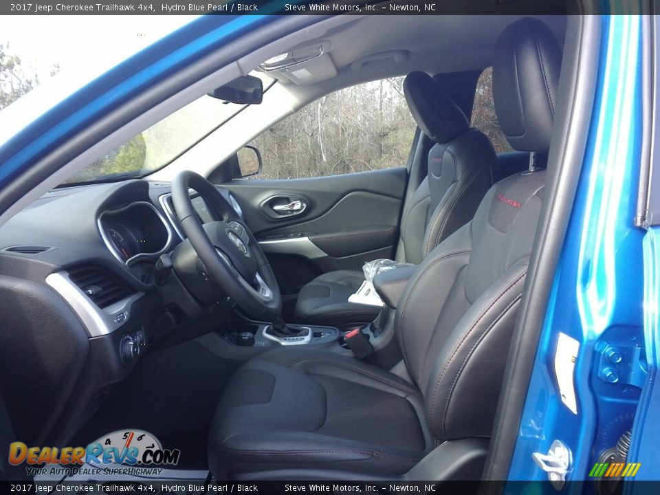 Front Seat of 2017 Jeep Cherokee Trailhawk 4x4 Photo #10