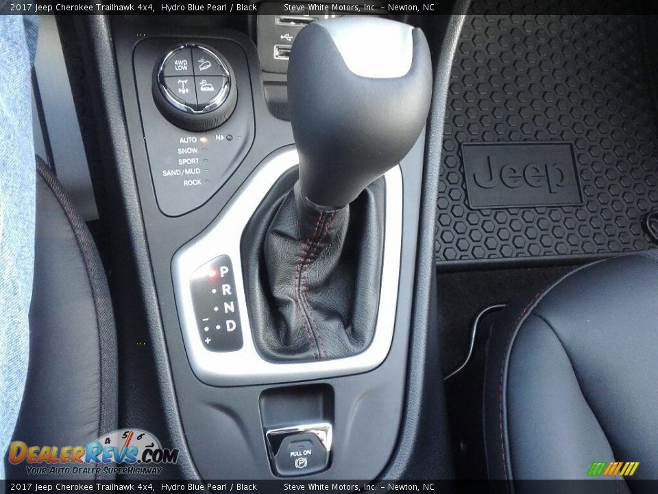 2017 Jeep Cherokee Trailhawk 4x4 Shifter Photo #22