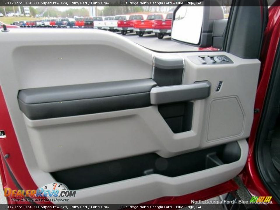 2017 Ford F150 XLT SuperCrew 4x4 Ruby Red / Earth Gray Photo #31