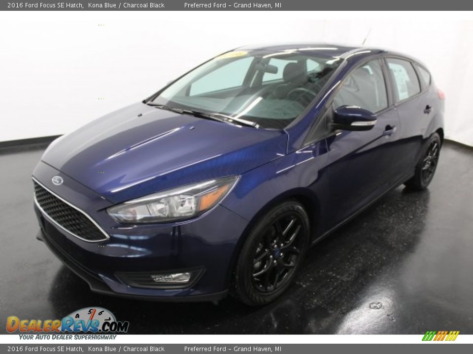 2016 Ford Focus SE Hatch Kona Blue / Charcoal Black Photo #25