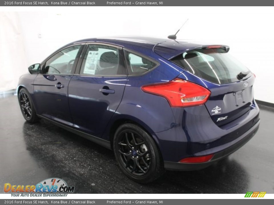 2016 Ford Focus SE Hatch Kona Blue / Charcoal Black Photo #26