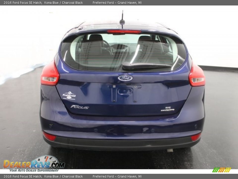 2016 Ford Focus SE Hatch Kona Blue / Charcoal Black Photo #27