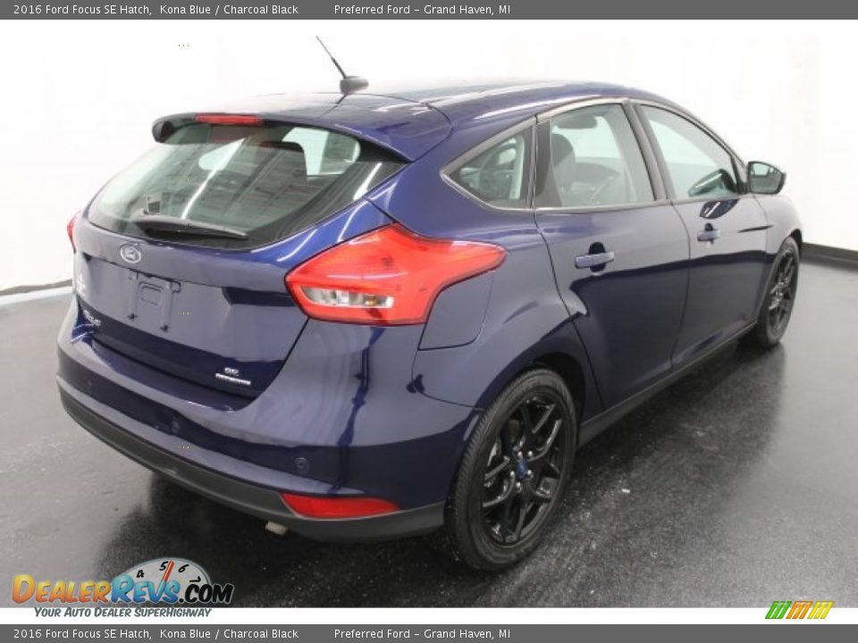 2016 Ford Focus SE Hatch Kona Blue / Charcoal Black Photo #28