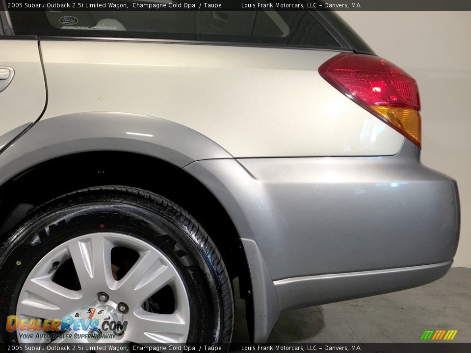 2005 Subaru Outback 2.5i Limited Wagon Champagne Gold Opal / Taupe Photo #34