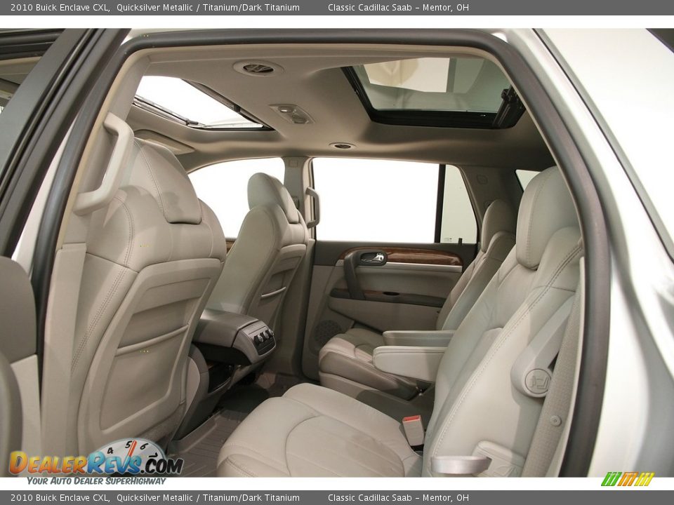 2010 Buick Enclave CXL Quicksilver Metallic / Titanium/Dark Titanium Photo #25