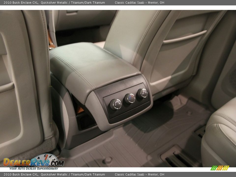 2010 Buick Enclave CXL Quicksilver Metallic / Titanium/Dark Titanium Photo #28