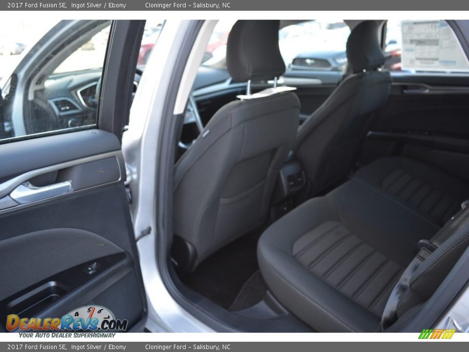 2017 Ford Fusion SE Ingot Silver / Ebony Photo #8