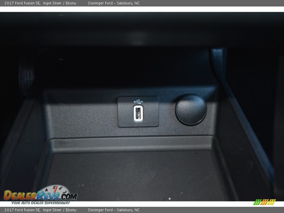 2017 Ford Fusion SE Ingot Silver / Ebony Photo #14