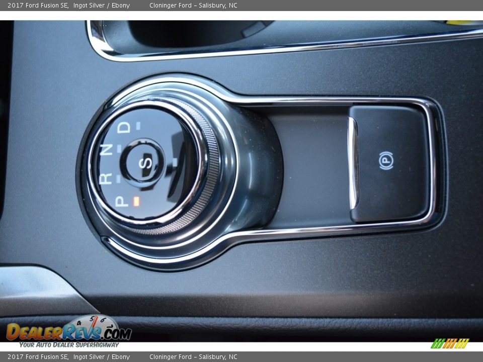 2017 Ford Fusion SE Ingot Silver / Ebony Photo #15