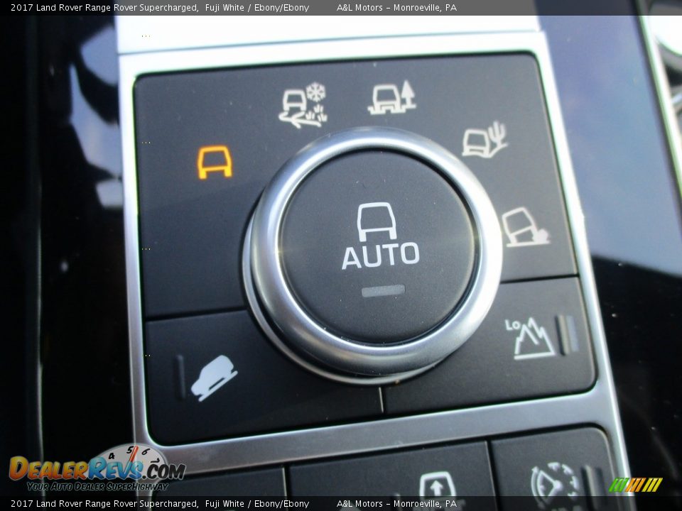 Controls of 2017 Land Rover Range Rover Supercharged Photo #18