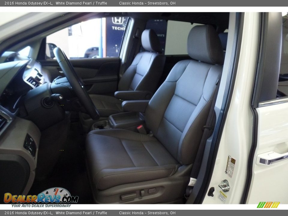 2016 Honda Odyssey EX-L White Diamond Pearl / Truffle Photo #6