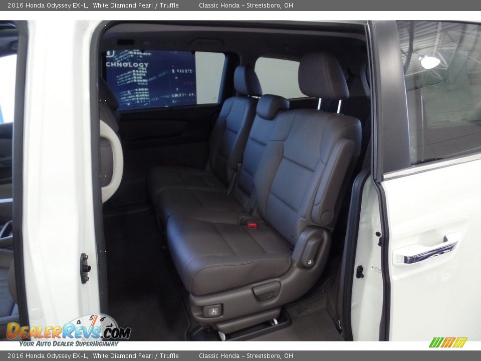 2016 Honda Odyssey EX-L White Diamond Pearl / Truffle Photo #7