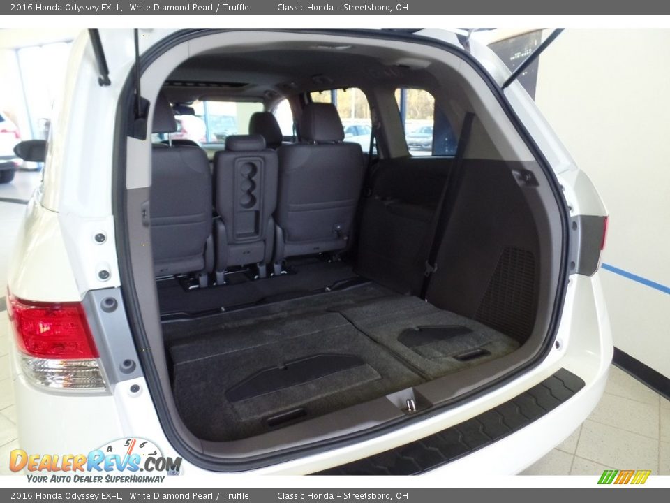 2016 Honda Odyssey EX-L White Diamond Pearl / Truffle Photo #15