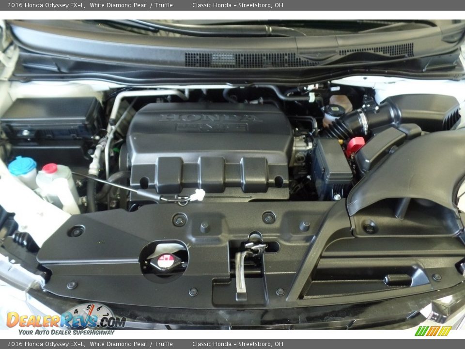 2016 Honda Odyssey EX-L White Diamond Pearl / Truffle Photo #17