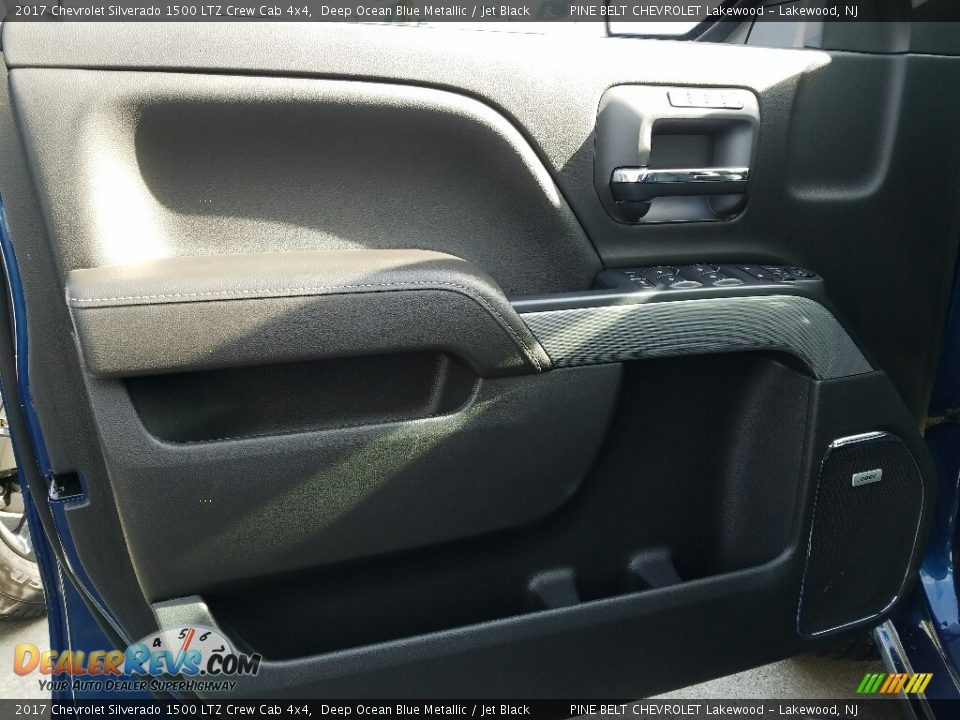 2017 Chevrolet Silverado 1500 LTZ Crew Cab 4x4 Deep Ocean Blue Metallic / Jet Black Photo #6