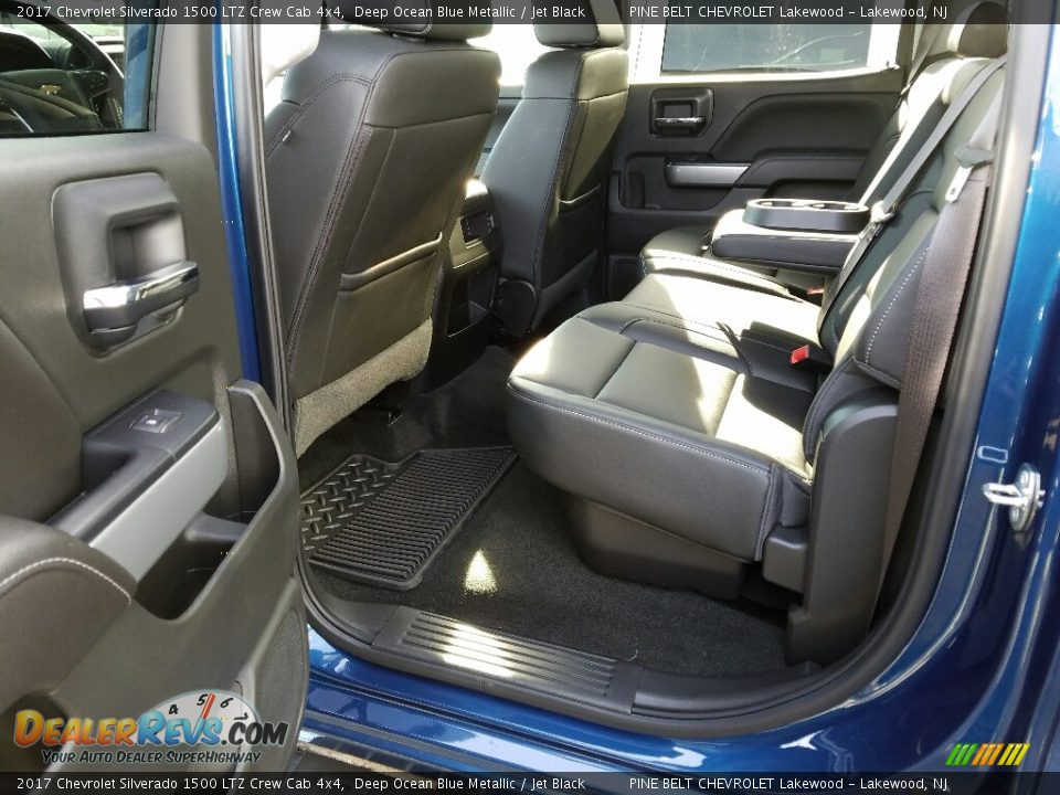2017 Chevrolet Silverado 1500 LTZ Crew Cab 4x4 Deep Ocean Blue Metallic / Jet Black Photo #8