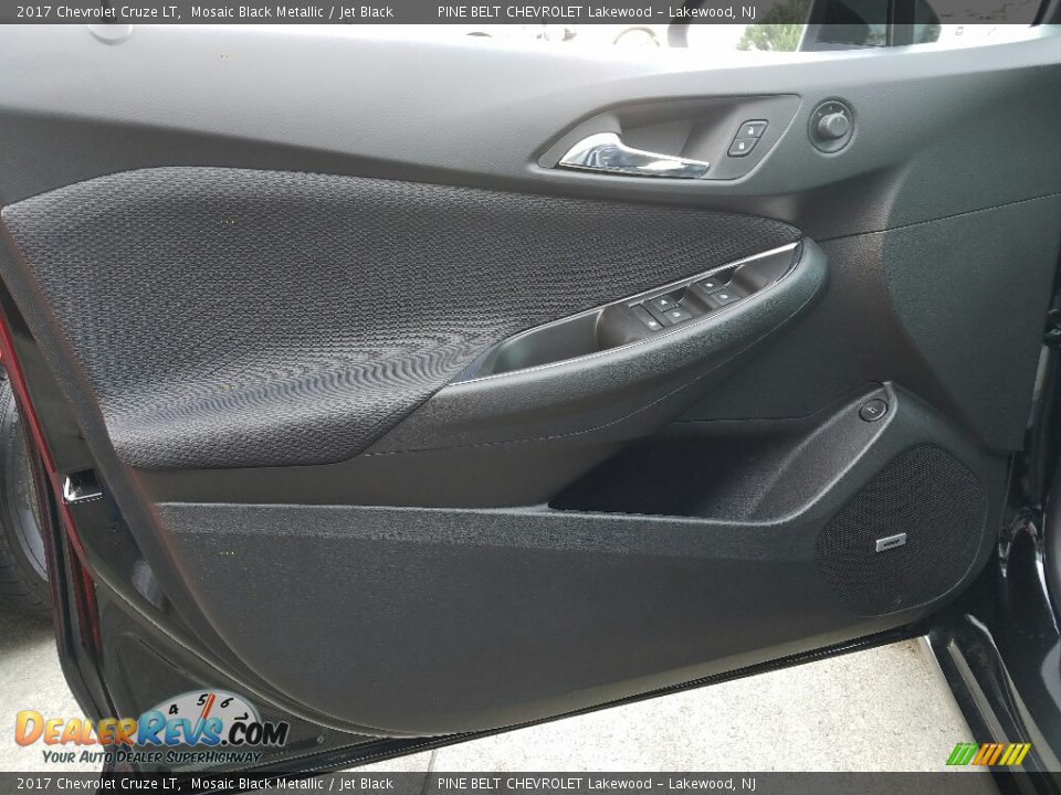 2017 Chevrolet Cruze LT Mosaic Black Metallic / Jet Black Photo #6