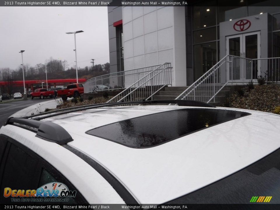 2013 Toyota Highlander SE 4WD Blizzard White Pearl / Black Photo #4