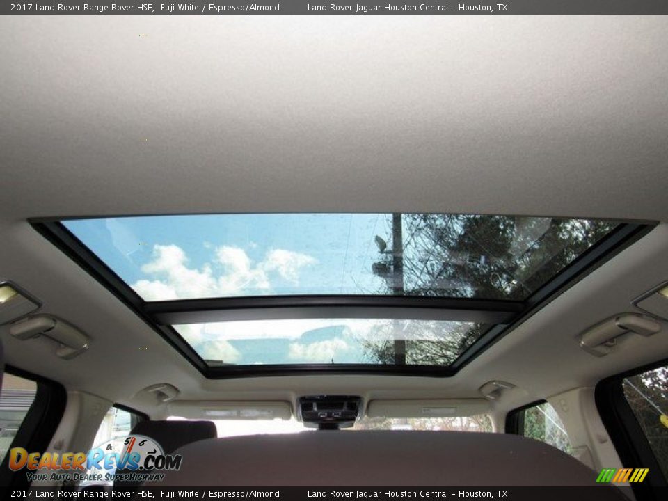 Sunroof of 2017 Land Rover Range Rover HSE Photo #17