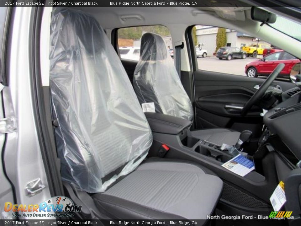 2017 Ford Escape SE Ingot Silver / Charcoal Black Photo #12
