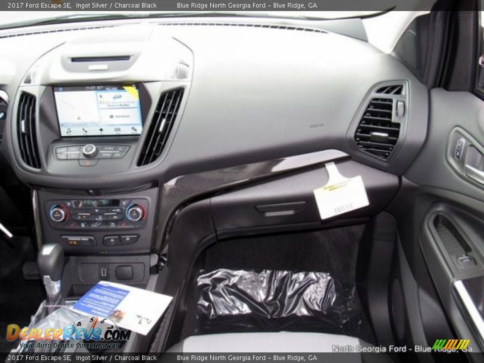 2017 Ford Escape SE Ingot Silver / Charcoal Black Photo #18