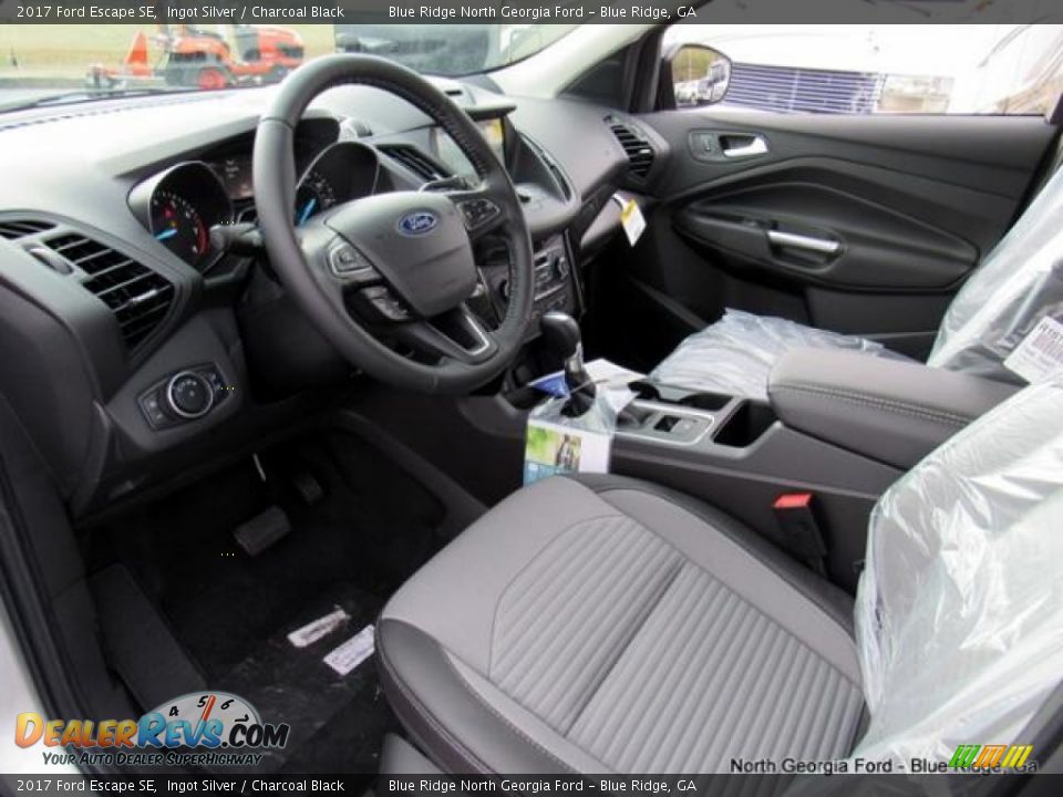 2017 Ford Escape SE Ingot Silver / Charcoal Black Photo #28