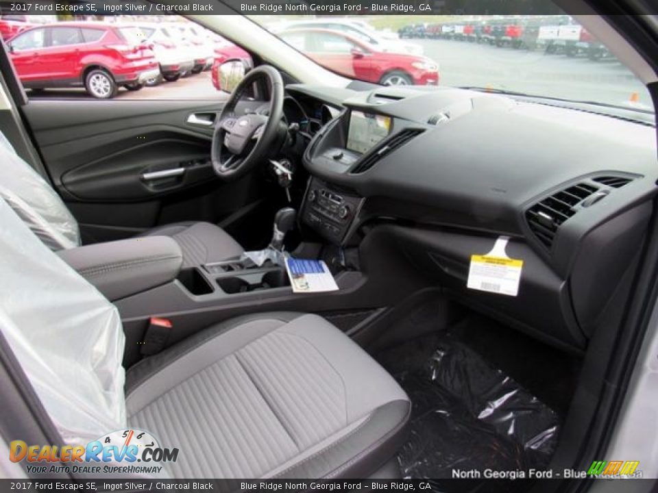 2017 Ford Escape SE Ingot Silver / Charcoal Black Photo #29