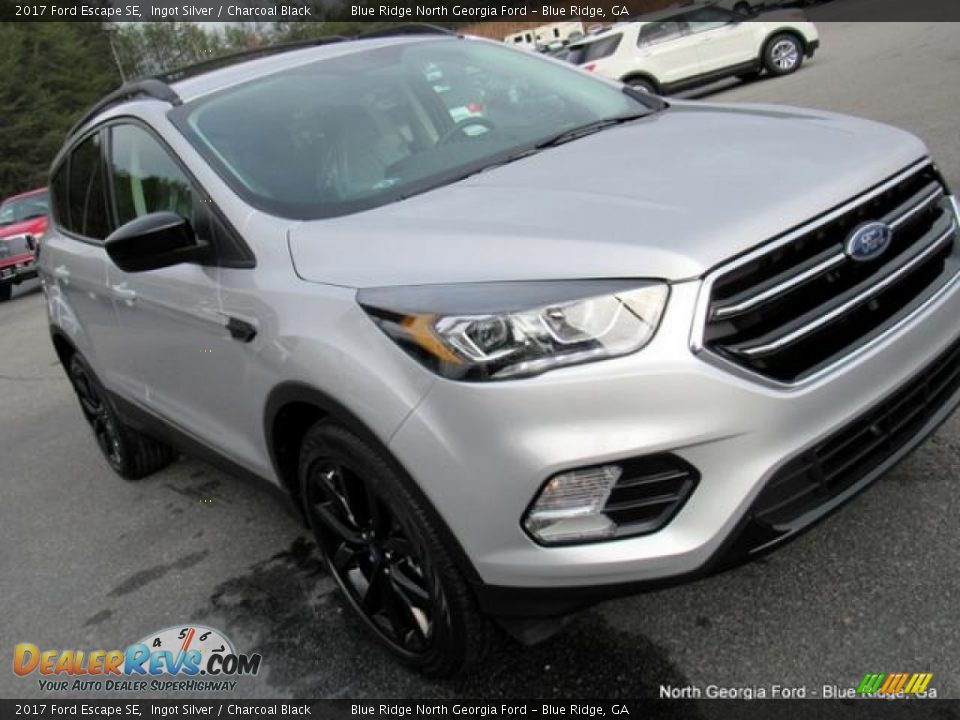 2017 Ford Escape SE Ingot Silver / Charcoal Black Photo #33