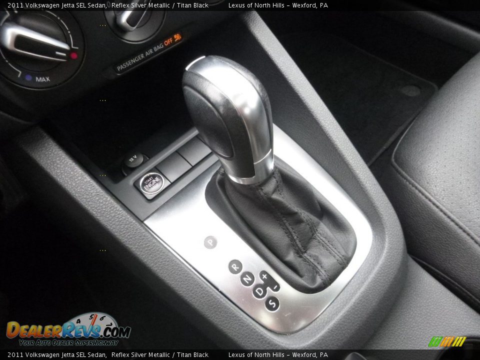 2011 Volkswagen Jetta SEL Sedan Reflex Silver Metallic / Titan Black Photo #19