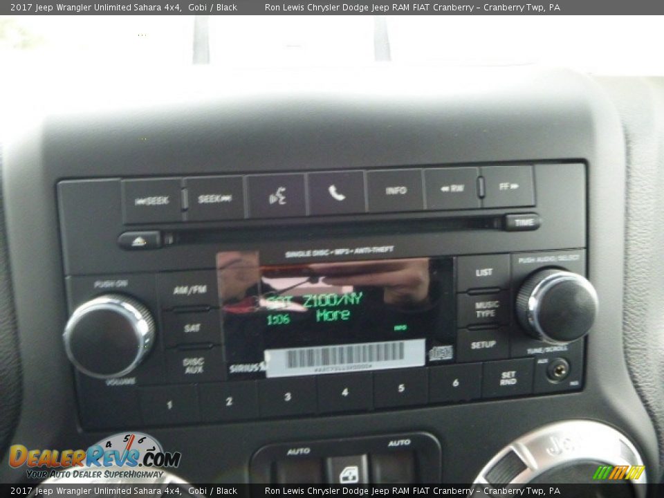2017 Jeep Wrangler Unlimited Sahara 4x4 Gobi / Black Photo #18