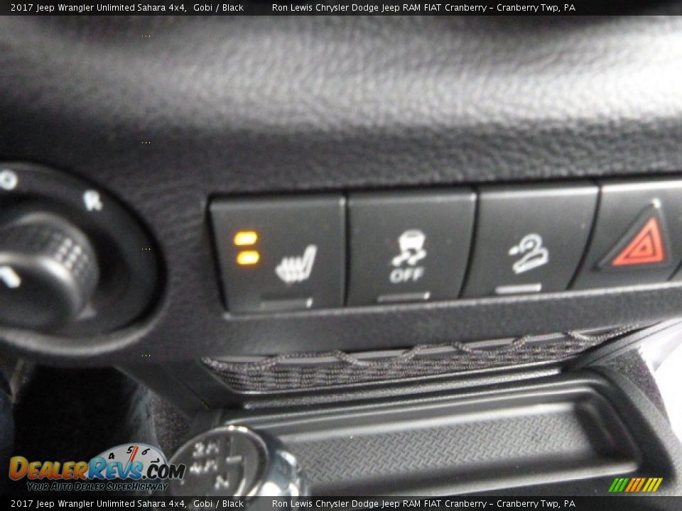 2017 Jeep Wrangler Unlimited Sahara 4x4 Gobi / Black Photo #19