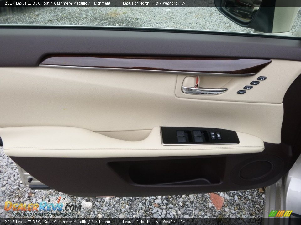 Door Panel of 2017 Lexus ES 350 Photo #9