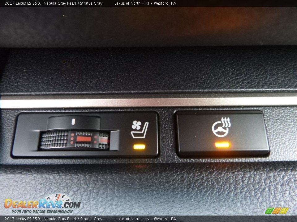 Controls of 2017 Lexus ES 350 Photo #13