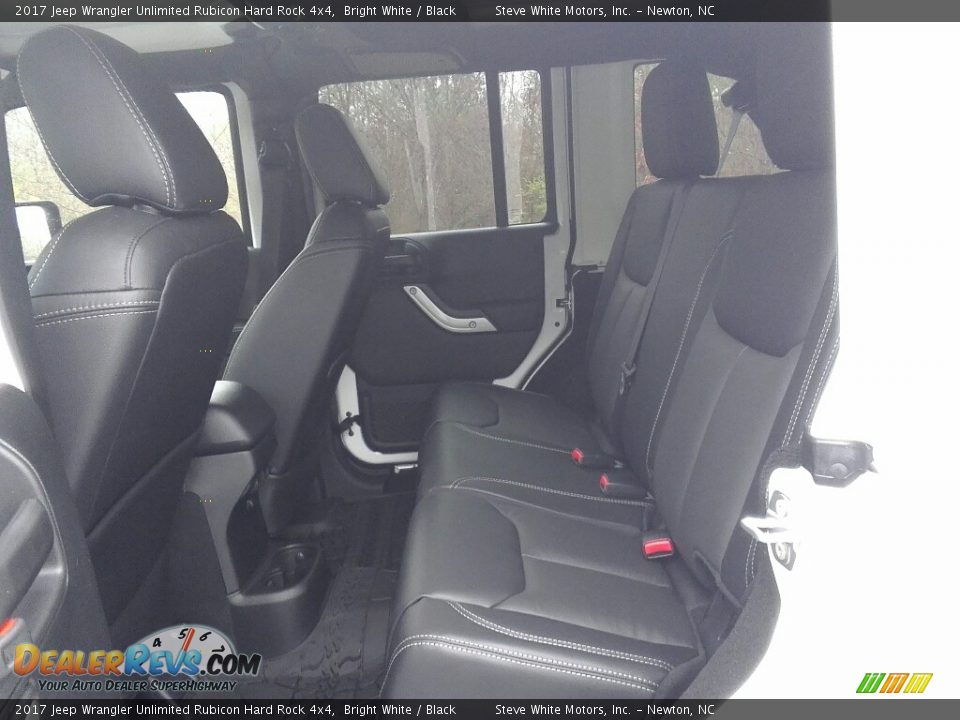 2017 Jeep Wrangler Unlimited Rubicon Hard Rock 4x4 Bright White / Black Photo #11