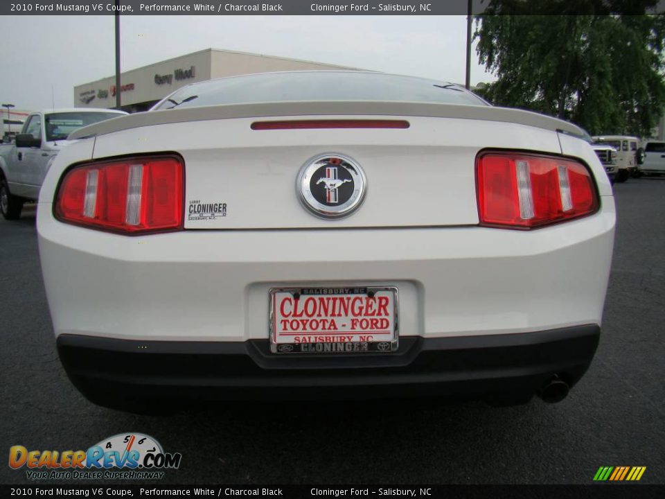 2010 Ford Mustang V6 Coupe Performance White / Charcoal Black Photo #4