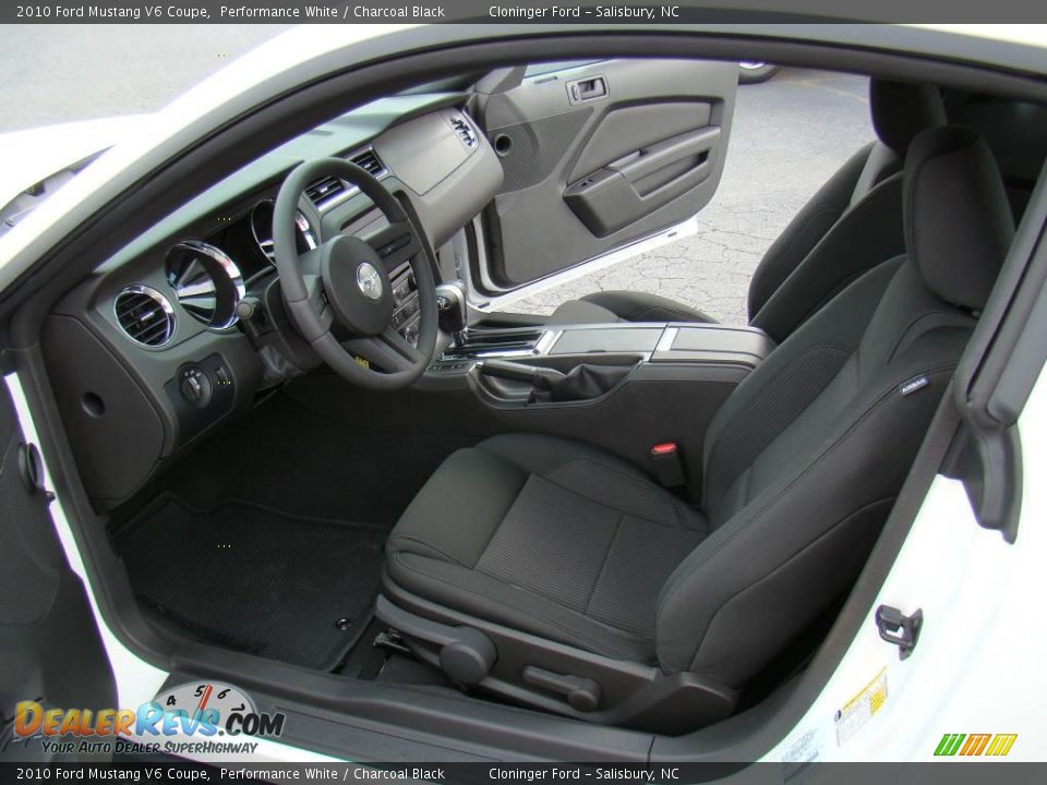 2010 Ford Mustang V6 Coupe Performance White / Charcoal Black Photo #8