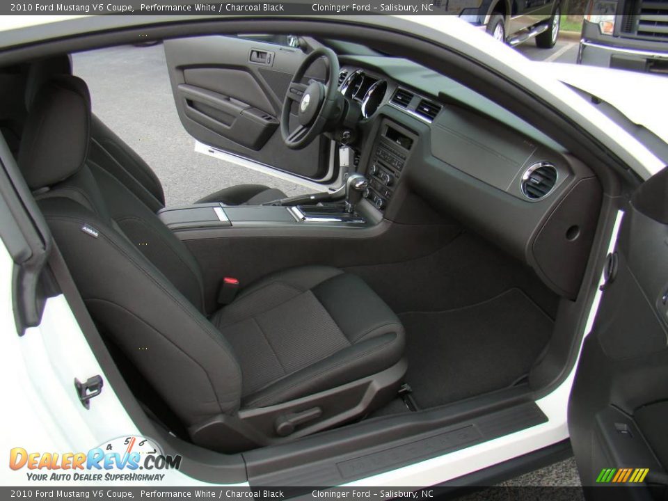2010 Ford Mustang V6 Coupe Performance White / Charcoal Black Photo #10