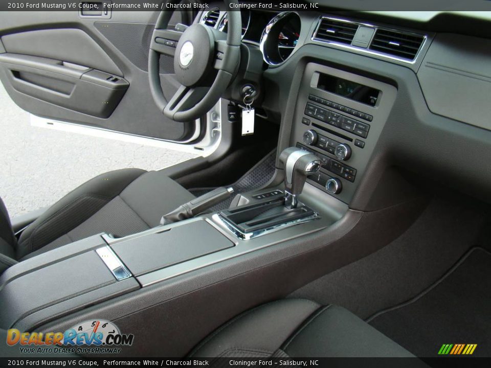 2010 Ford Mustang V6 Coupe Performance White / Charcoal Black Photo #11