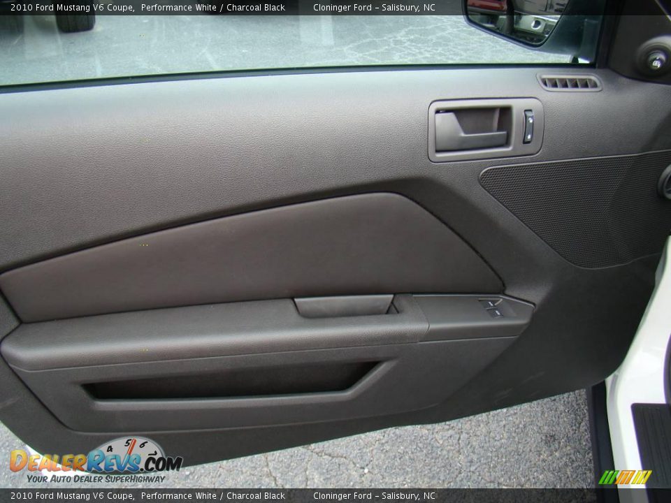 2010 Ford Mustang V6 Coupe Performance White / Charcoal Black Photo #14