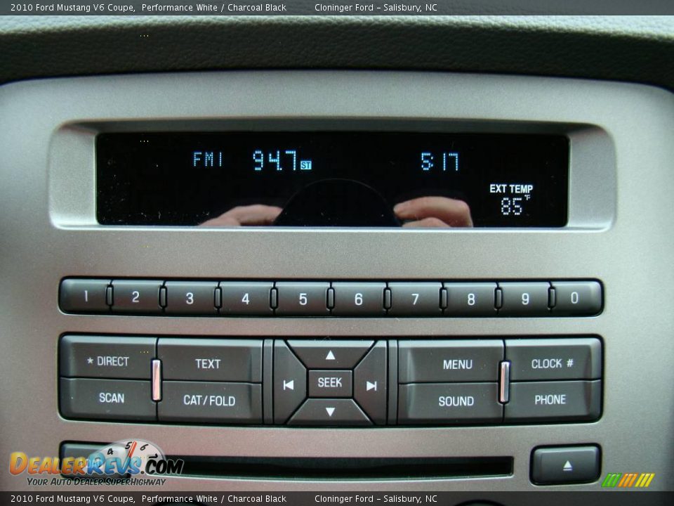 2010 Ford Mustang V6 Coupe Performance White / Charcoal Black Photo #18