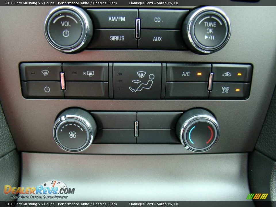 2010 Ford Mustang V6 Coupe Performance White / Charcoal Black Photo #19