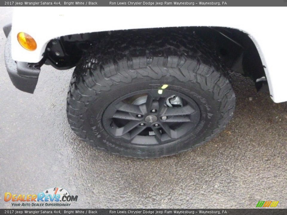 2017 Jeep Wrangler Sahara 4x4 Bright White / Black Photo #2