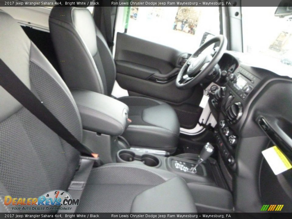 2017 Jeep Wrangler Sahara 4x4 Bright White / Black Photo #8