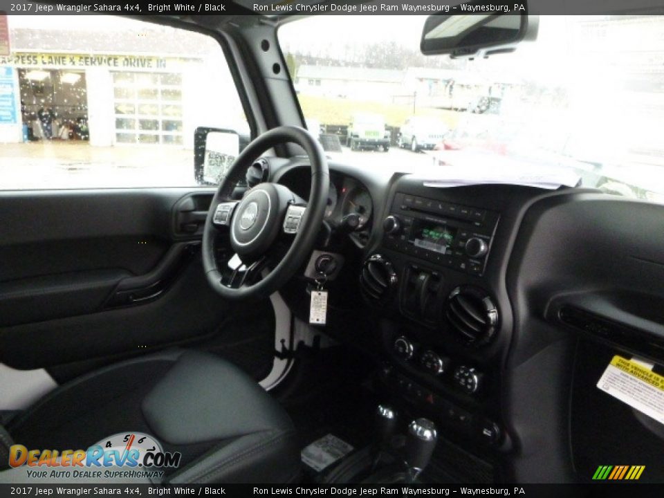 2017 Jeep Wrangler Sahara 4x4 Bright White / Black Photo #9